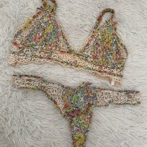 FOR LOVE & LEMONS BRA & PANTIES SET